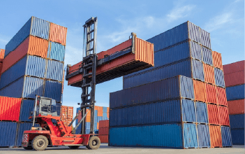 تحديات خيارات الشحن: كل ما تحتاج لمعرفته حول الشحن الكلي والجزئي